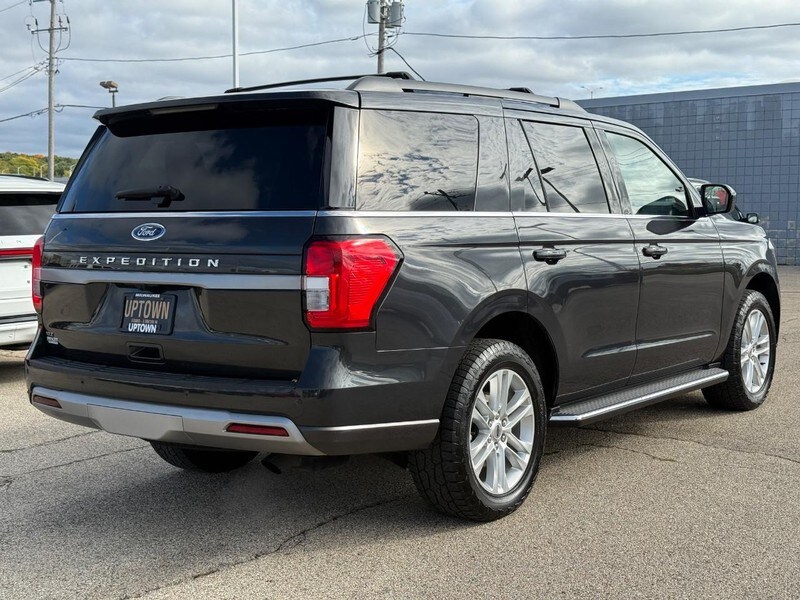 2023 Ford Expedition XLT photo 3