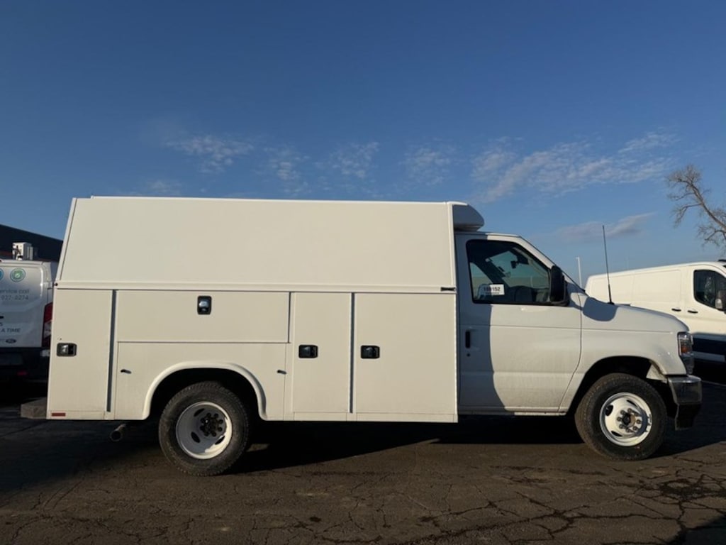 New 2026 Ford E-Series Cutaway E-350 SRW 138 WB Undefined