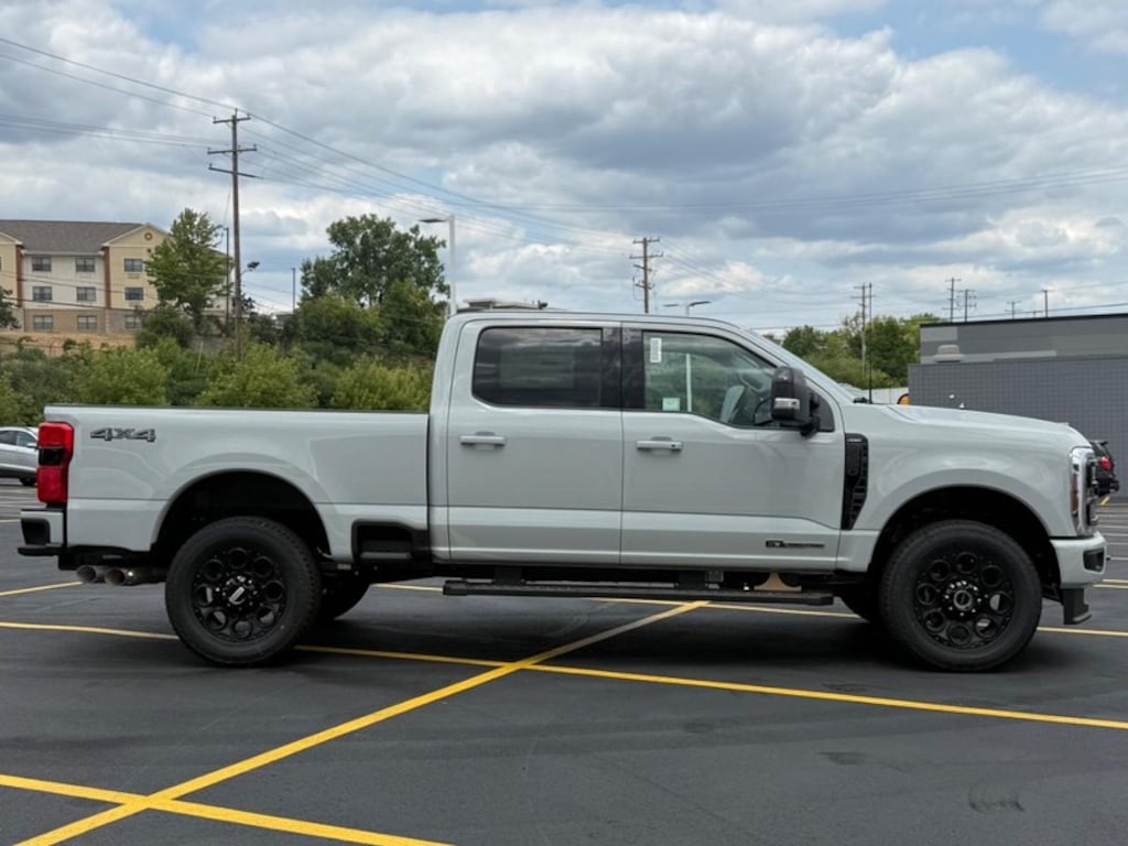 New 2026 Ford Super Duty F-350 SRW Lariat Truck