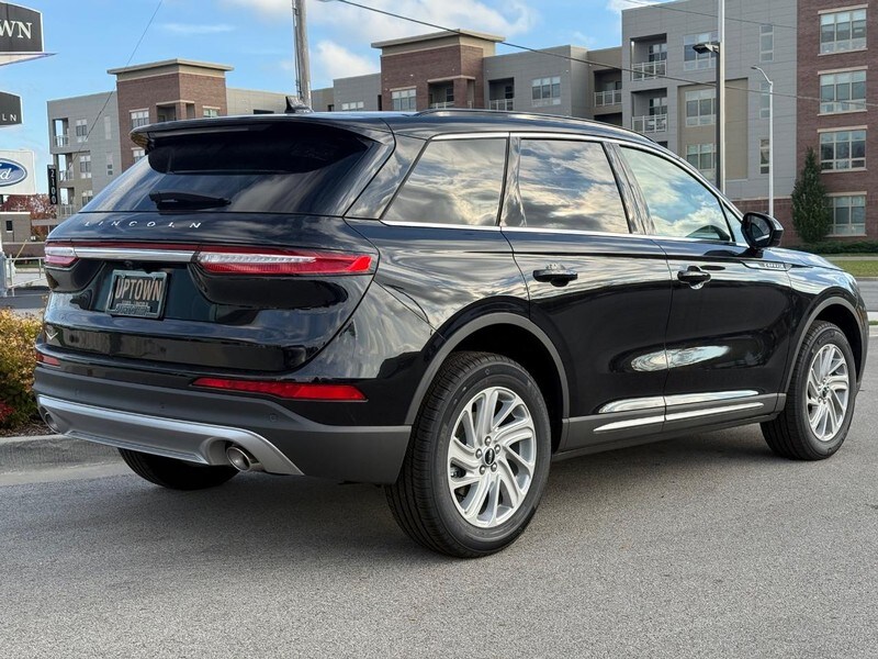 2026 Lincoln Corsair Premiere photo 2