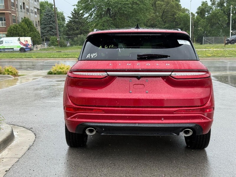 2025 Lincoln Corsair Premiere photo 4