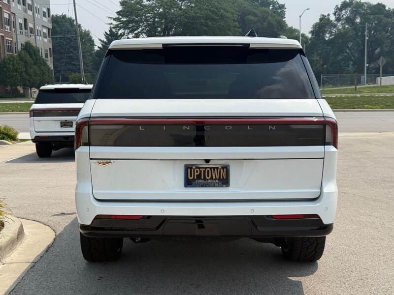 2025 Lincoln Navigator Reserve photo 3