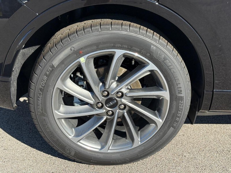 2025 Lincoln Corsair Grand Touring photo 3