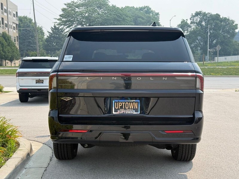 2025 Lincoln Navigator Reserve photo 3