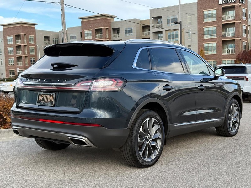 2022 Lincoln Nautilus Reserve photo 3