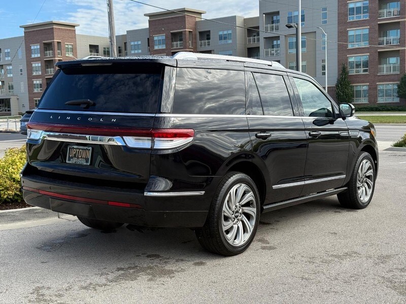 2023 Lincoln Navigator Reserve photo 2