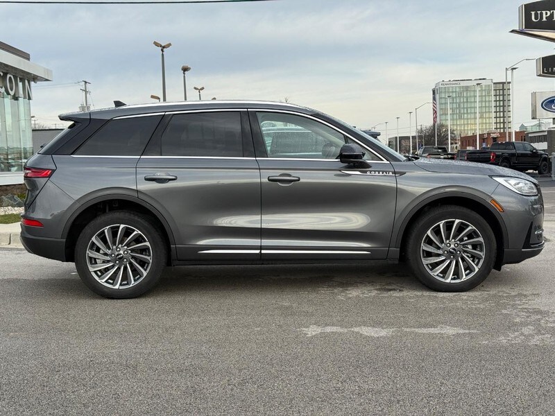 2023 Lincoln Corsair Reserve photo 2