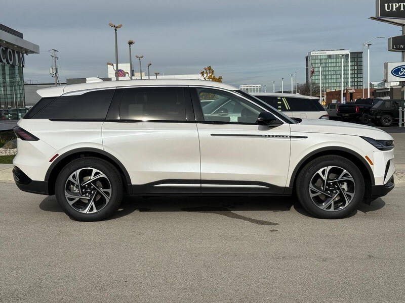 2026 Lincoln Nautilus Premiere photo 2