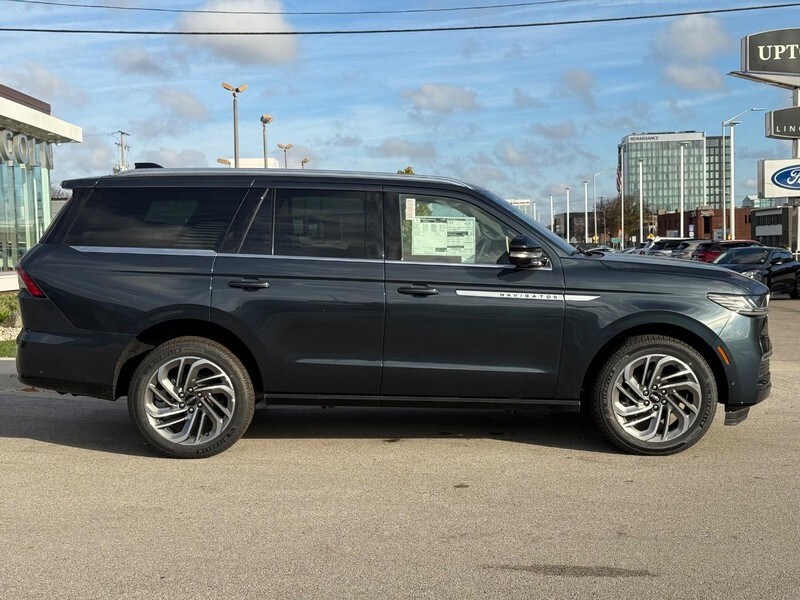 2025 Lincoln Navigator Reserve photo 2
