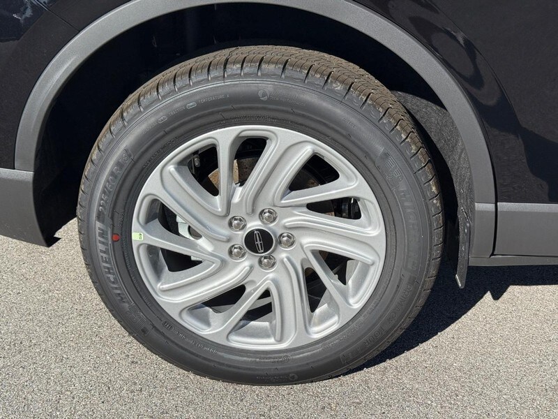 2026 Lincoln Corsair Premiere photo 3