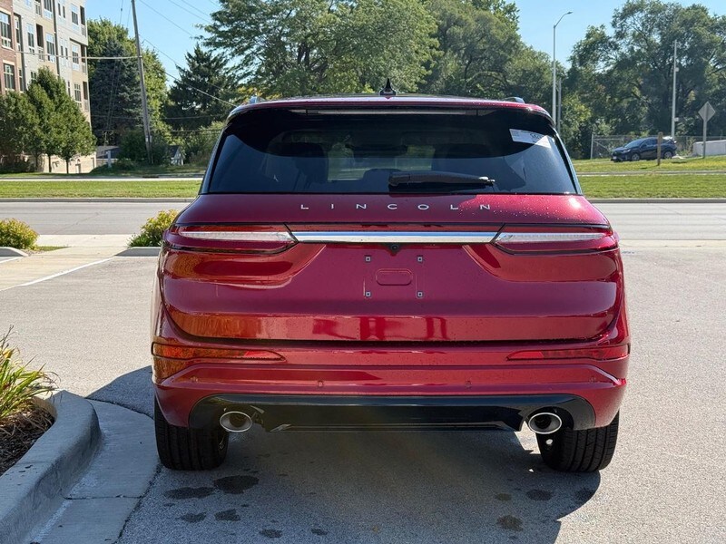 2025 Lincoln Corsair Grand Touring photo 3