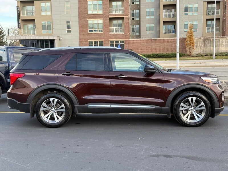 2020 Ford Explorer Platinum photo 2