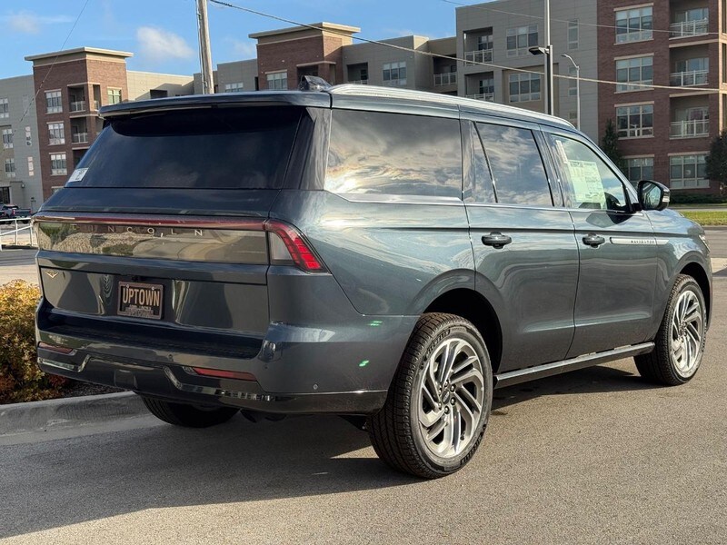 2025 Lincoln Navigator Reserve photo 3
