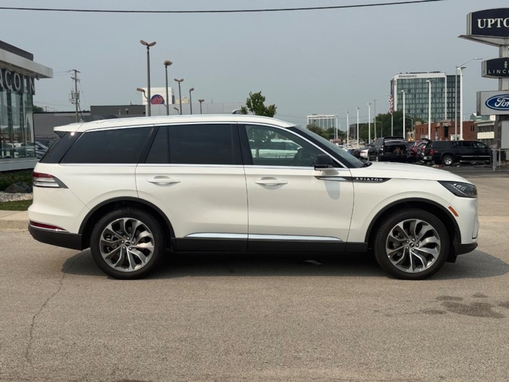 New 2026 Lincoln Aviator Reserve AWD SUV