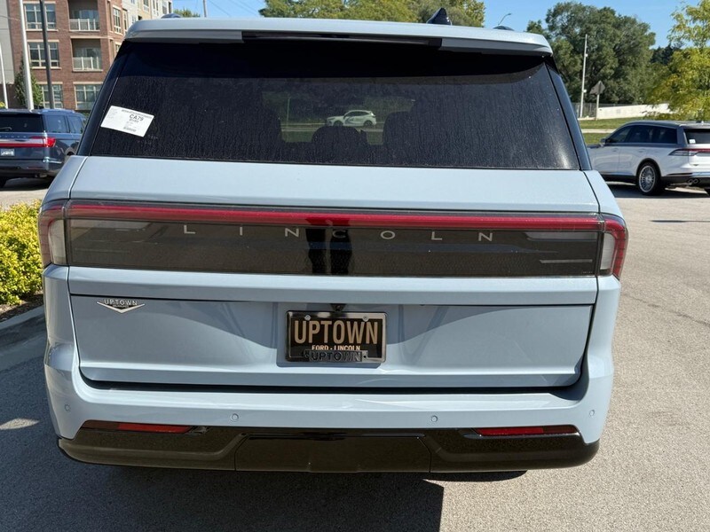 2025 Lincoln Navigator Reserve photo 3