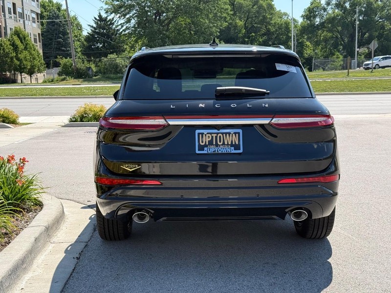 2025 Lincoln Corsair Grand Touring photo 4
