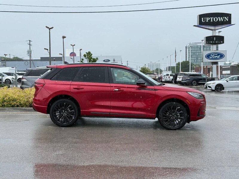 2025 Lincoln Corsair Premiere photo 2