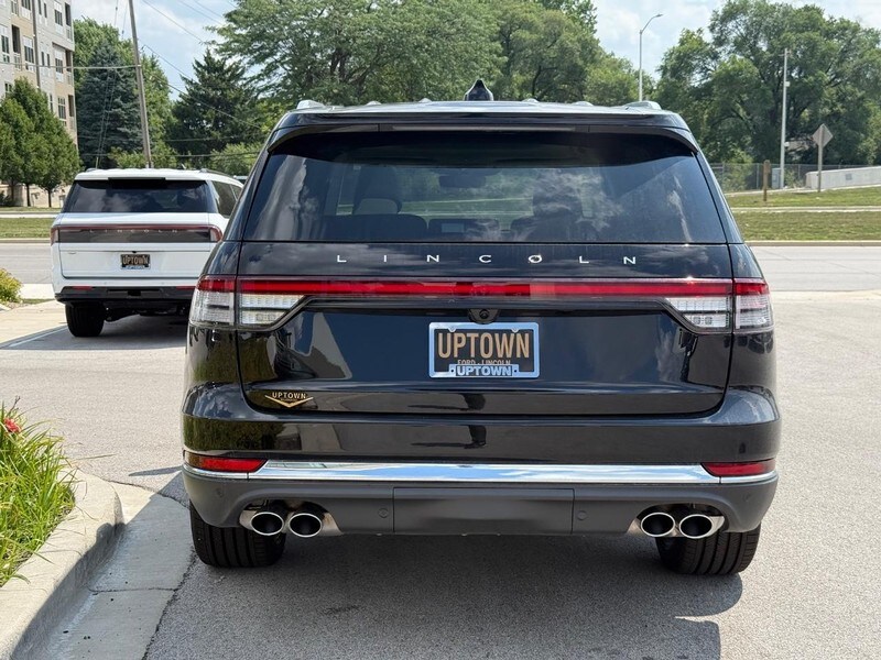 2025 Lincoln Aviator Reserve photo 2