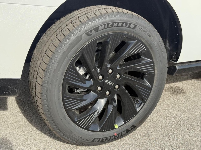 2025 Lincoln Navigator Reserve photo 4