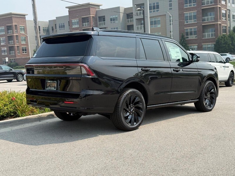 2025 Lincoln Navigator Reserve photo 2