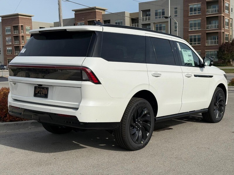 2025 Lincoln Navigator Reserve photo 3
