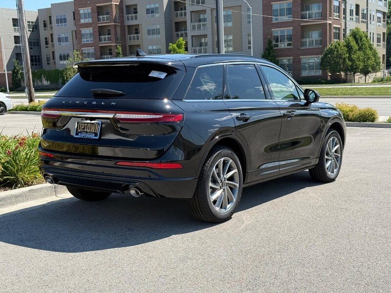 2025 Lincoln Corsair Grand Touring photo 3
