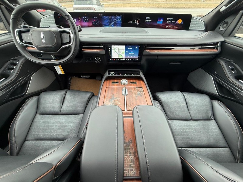 2025 Lincoln Navigator Black Label L - Photo 10
