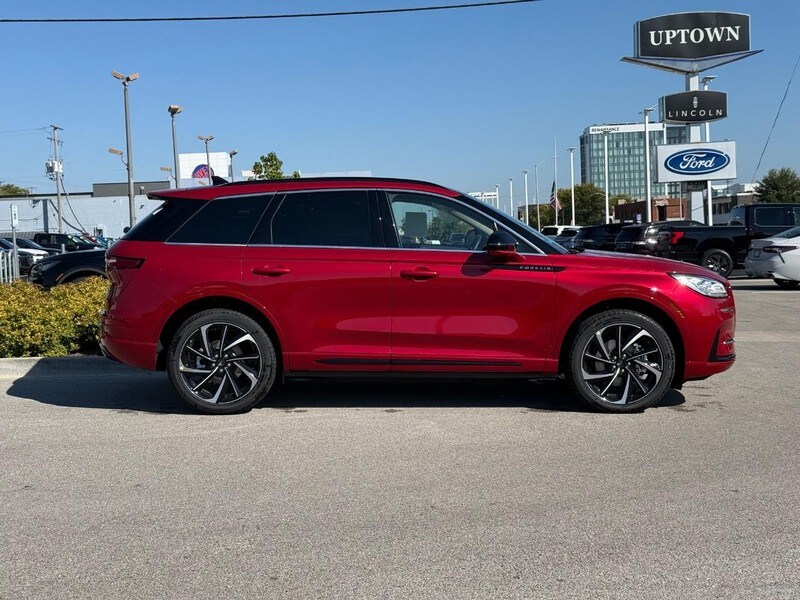 2025 Lincoln Corsair Grand Touring photo 2