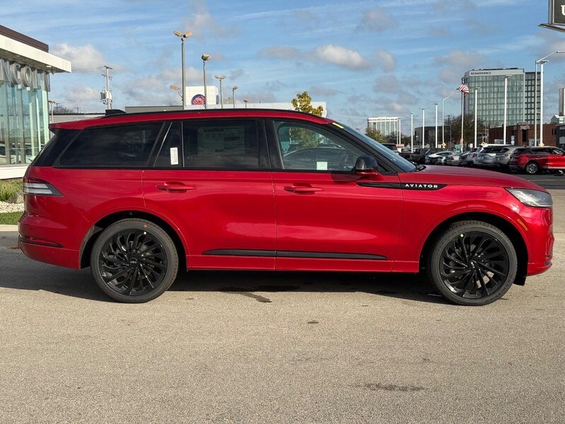 2026 Lincoln Aviator Reserve photo 2