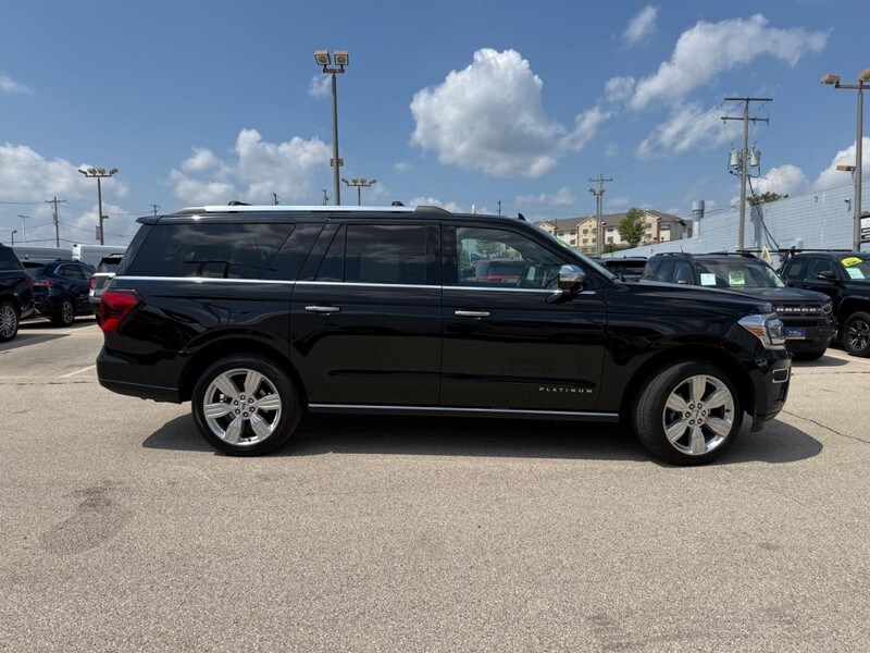 2024 Ford Expedition MAX Platinum photo 2