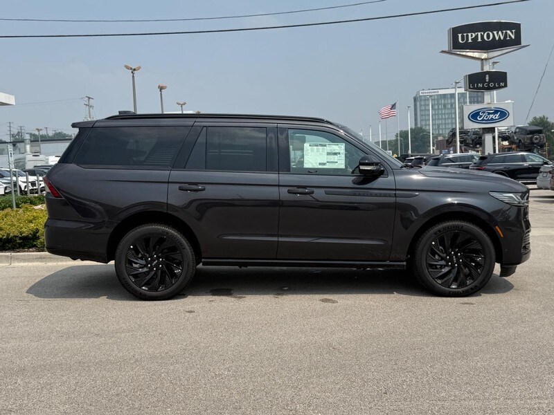 2025 Lincoln Navigator Reserve photo 2