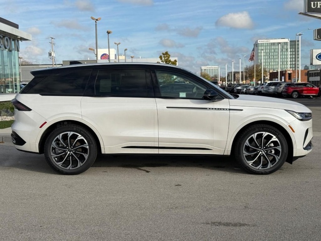New 2025 Lincoln Nautilus Reserve AWD SUV