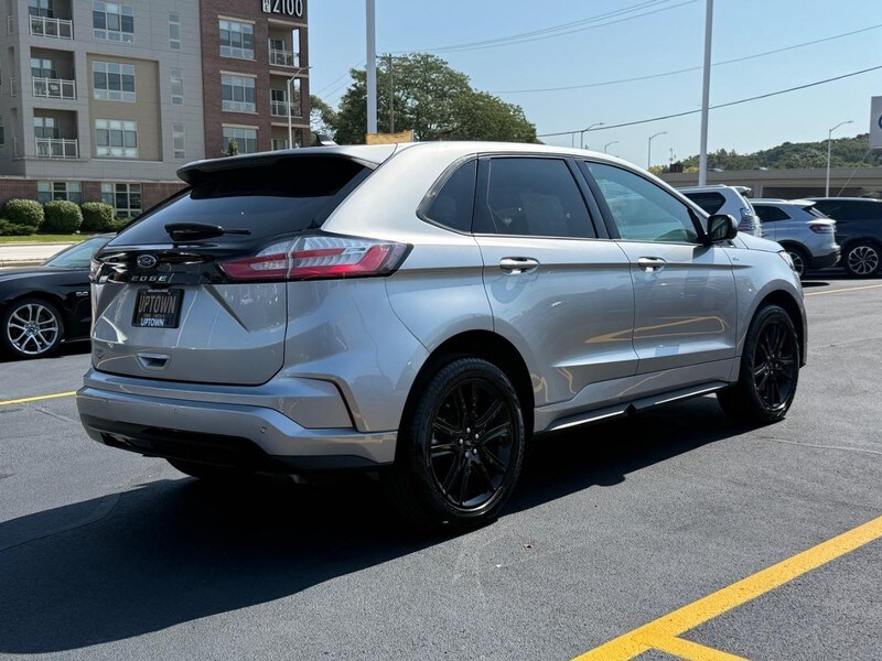 2024 Ford Edge ST-Line photo 2