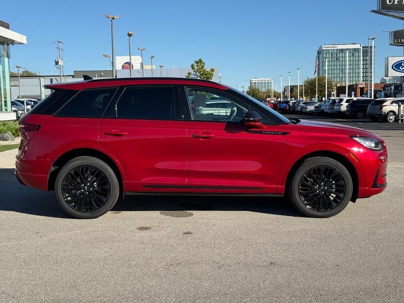 2026 Lincoln Corsair Premiere photo 2