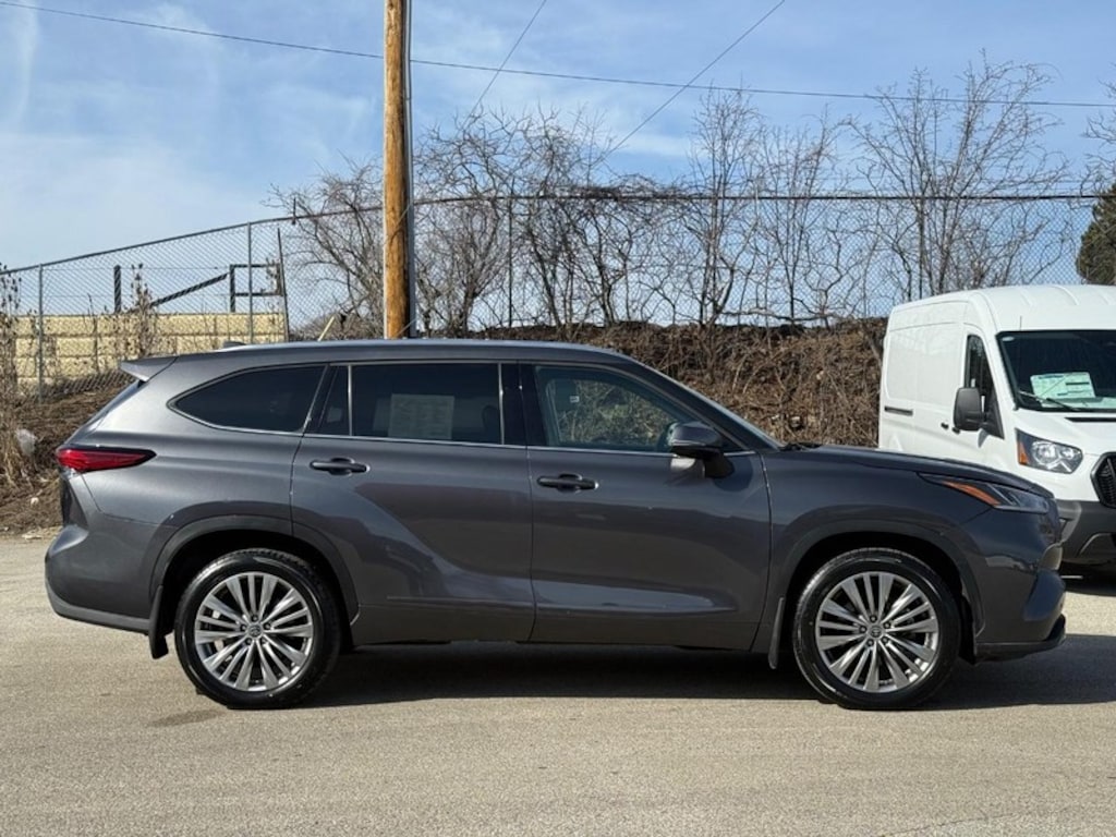 Certified 2022 Toyota Highlander Platinum AWD (Natl) SUV