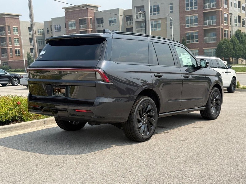2025 Lincoln Navigator Reserve photo 3