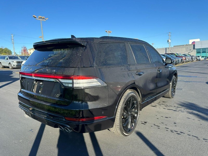 2023 Lincoln Aviator Black Label photo 2