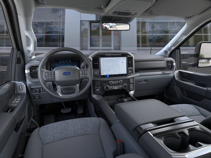 2025 Ford F-150 XLT - Photo 9