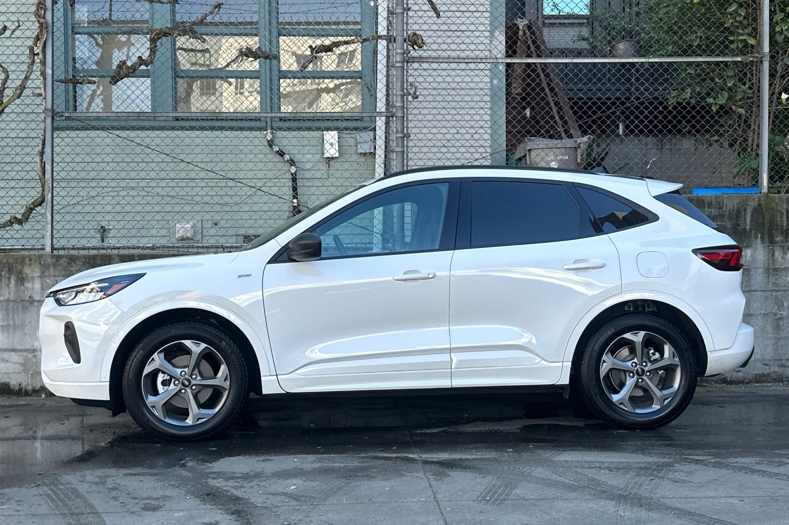 2024 Ford Escape ST-Line photo 6