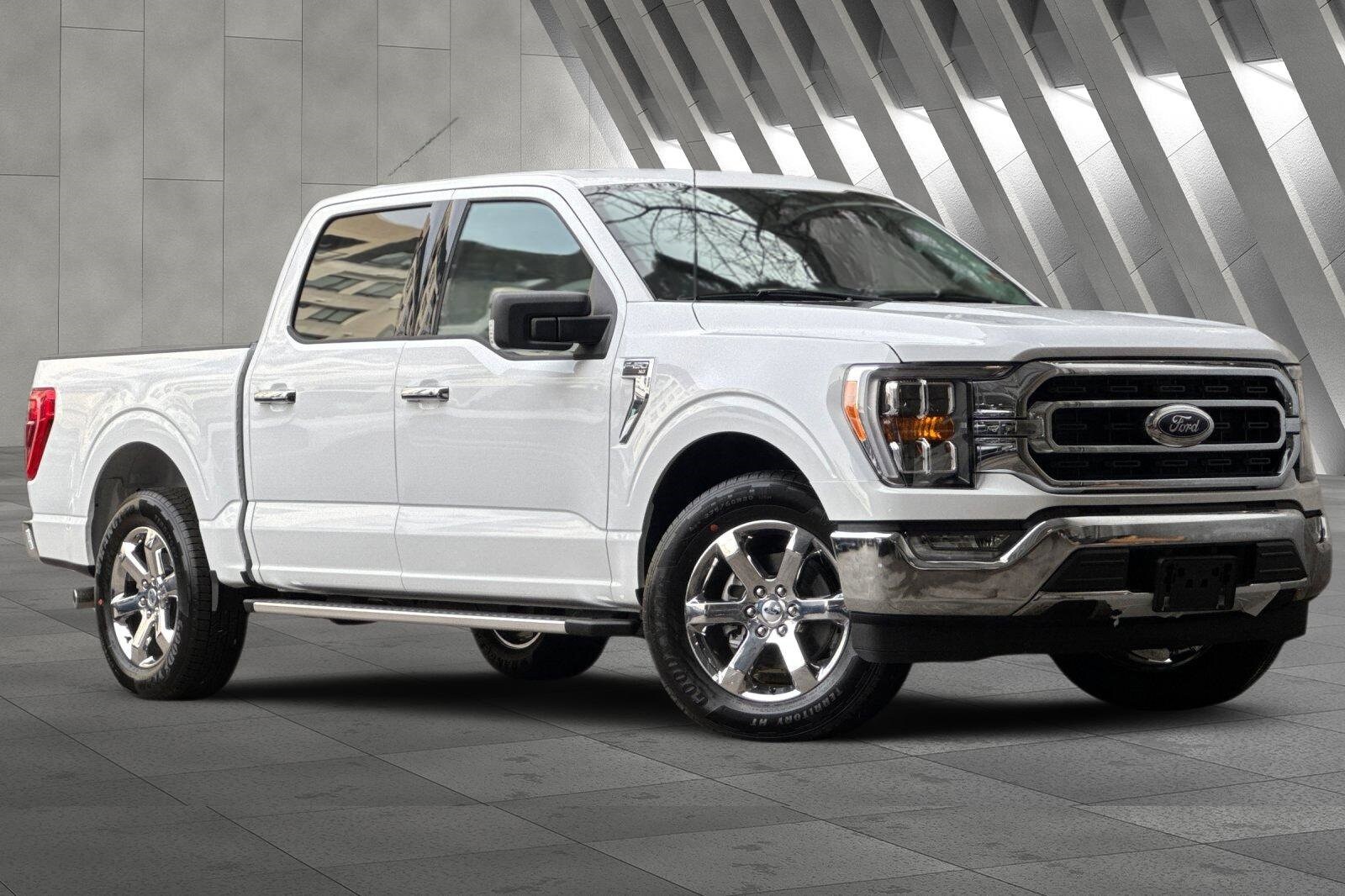 2023 Ford F-150 XLT photo 2