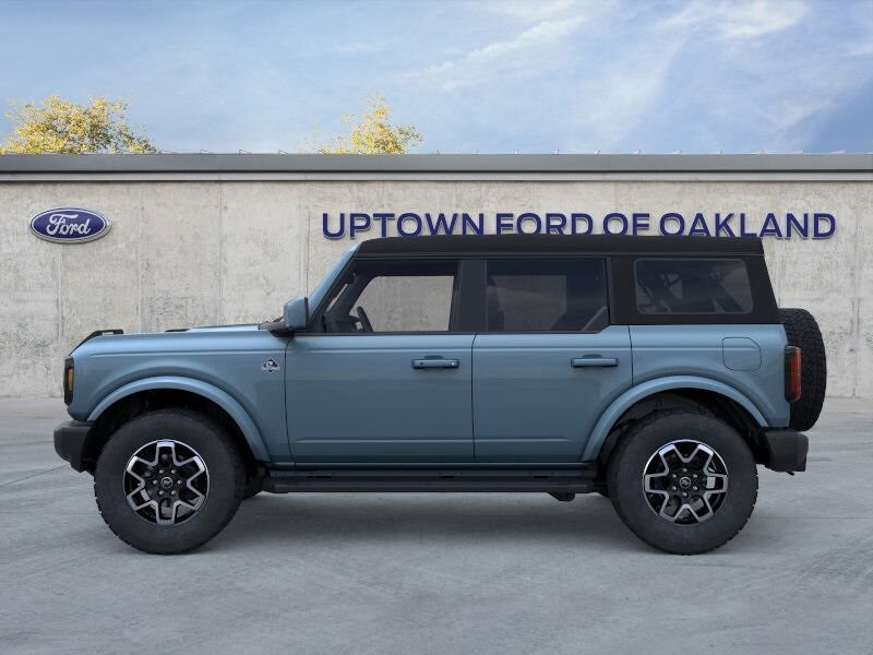 2023 Ford Bronco Outer Banks photo 4