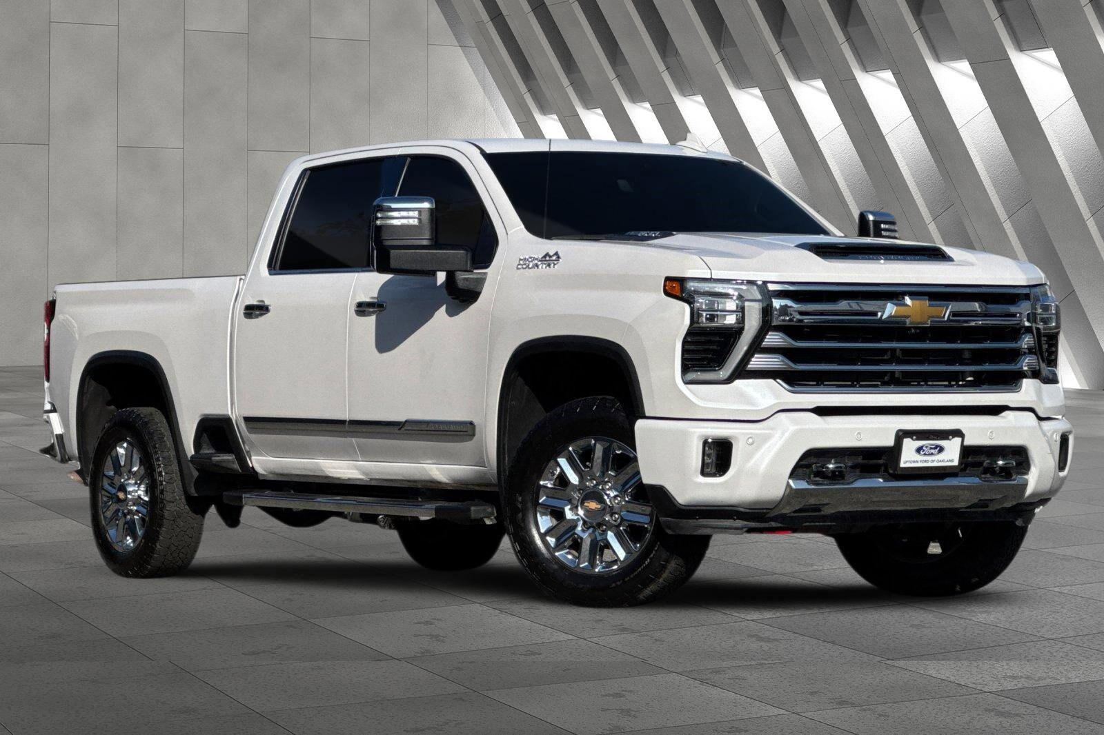 2024 Chevrolet Silverado 2500HD High Country photo 2