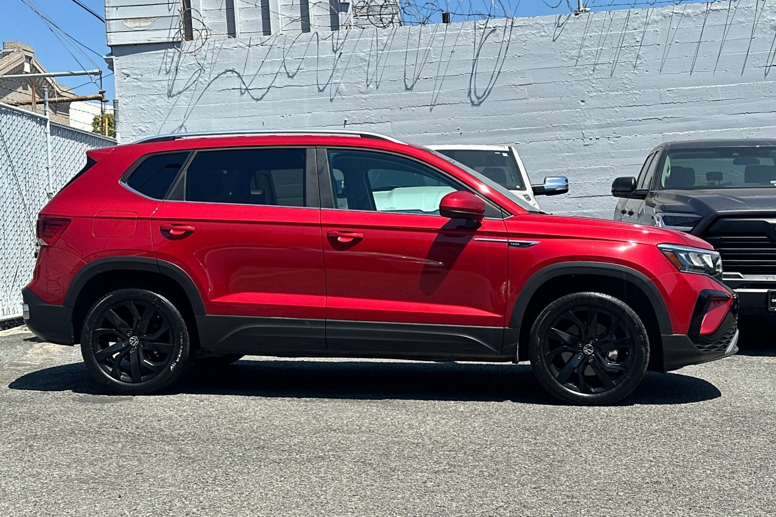 2023 Volkswagen Taos SE photo 3