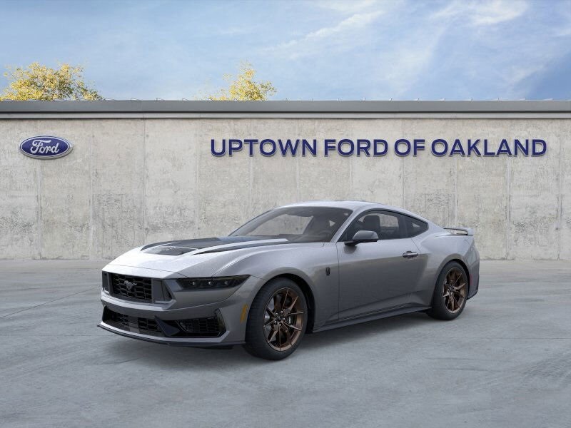 2025 Ford Mustang Dark Horse Deluxe photo 2