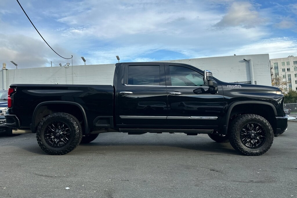 Used 2024 Chevrolet Silverado 2500HD High Country Truck