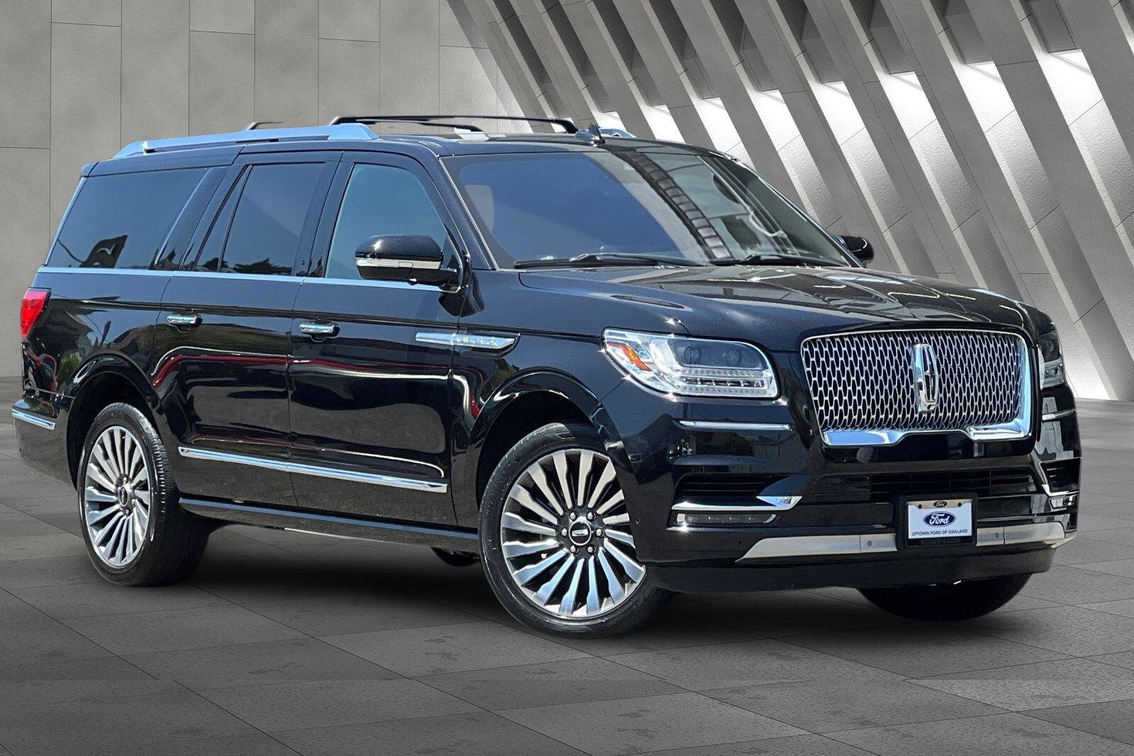 2019 Lincoln Navigator L Reserve photo 2