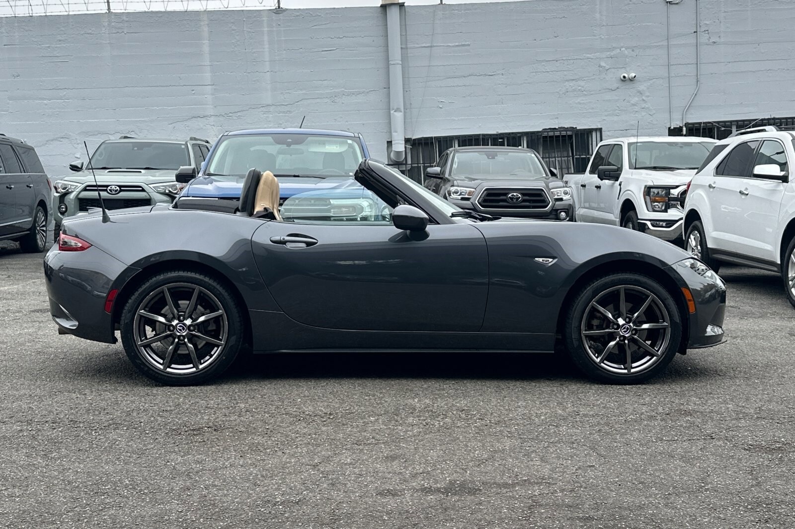 2016 Mazda MX-5 Miata Miata Grand Touring photo 3