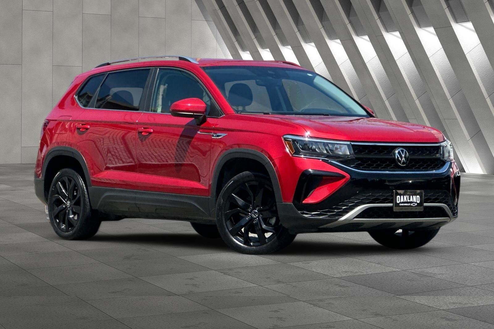 2023 Volkswagen Taos SE photo 2