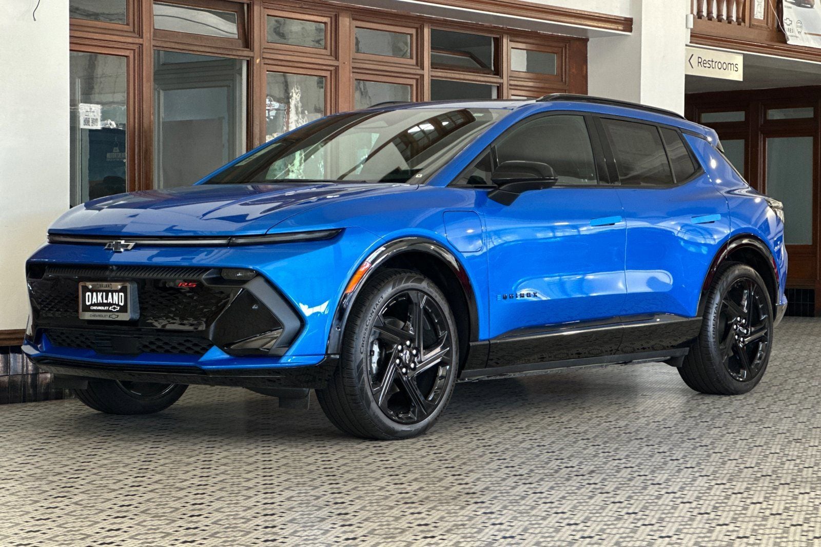 2025 Chevrolet Equinox EV RS photo 3