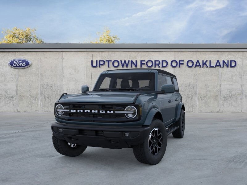 2023 Ford Bronco Outer Banks photo 3